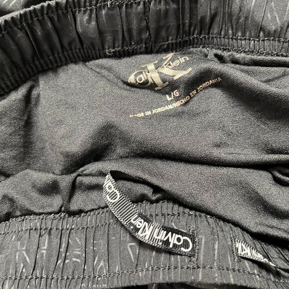 Calvin Klein Women's Black Printed 3" Running Shorts - Size Large - Picture 5 of 5